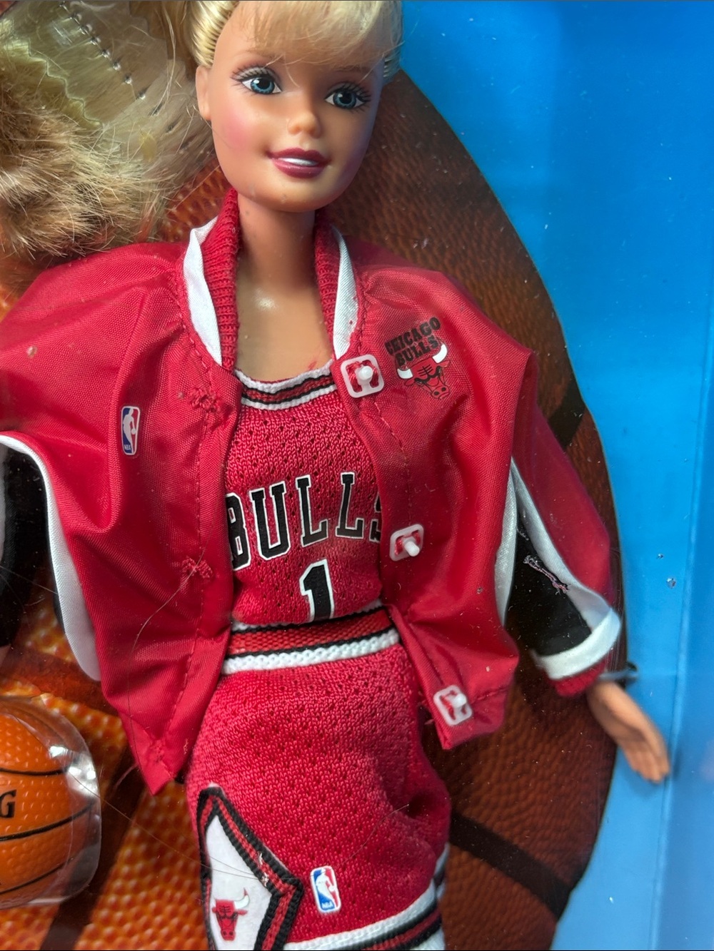 Barbie Chicago Bulls Doll in Red and White Team Outfit - Picture 8 of 9